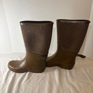 G.H. Bass & Co Lizbeth Brown Herringbone Flannel Rubber Rain Boots Womens Size 8